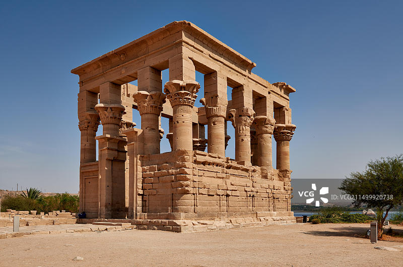 埃及阿斯旺菲莱岛的图拉真凉亭图片素材