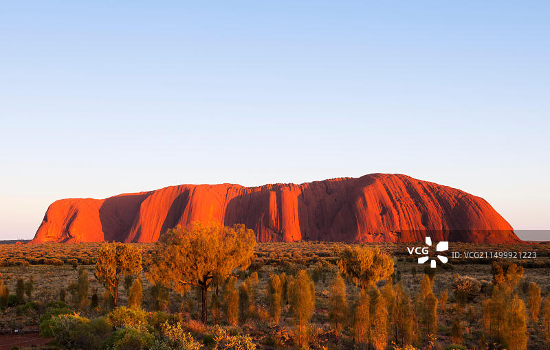 澳大利亚北领地乌鲁鲁-卡塔丘塔国家公园乌鲁鲁的日出图片素材