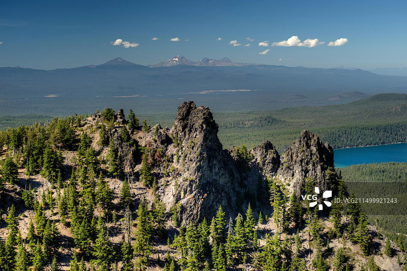 保利娜峰，位于新伯里火山口边缘，靠近俄勒冈州本德图片素材