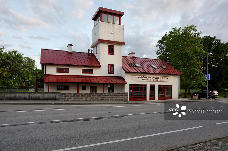 奥里萨雷老消防站，爱沙尼亚萨列马岛，现为旅馆和咖啡馆图片素材