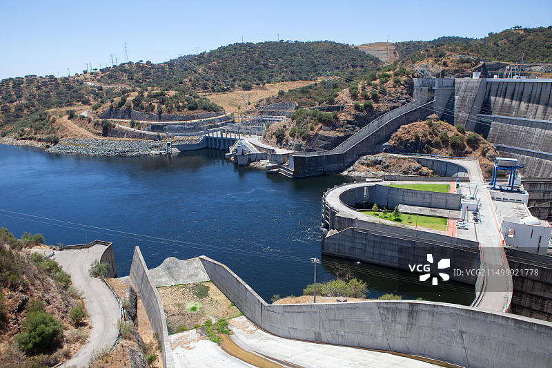 位于葡萄牙南部瓜地亚纳河上的阿尔凯瓦大坝图片素材