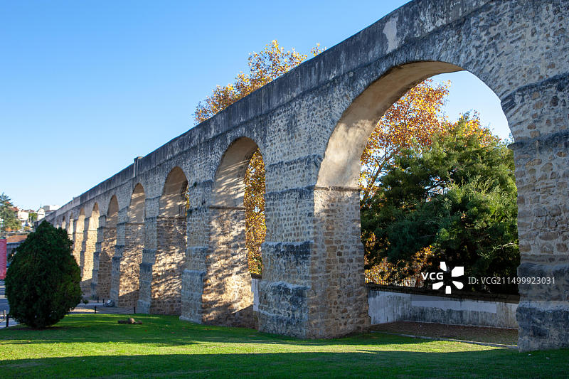 葡萄牙科英布拉圣塞巴斯蒂安渡槽和植物园图片素材