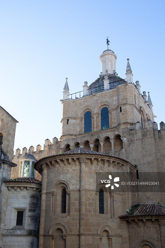 葡萄牙科英布拉老主教座堂的灯笼塔图片素材