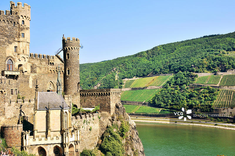 莱茵施泰因城堡，位于德国特雷赫廷斯豪森镇附近的莱茵河上图片素材