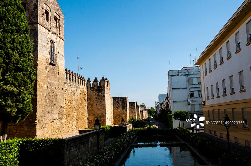 西班牙科尔多瓦凯鲁万街城墙图片素材