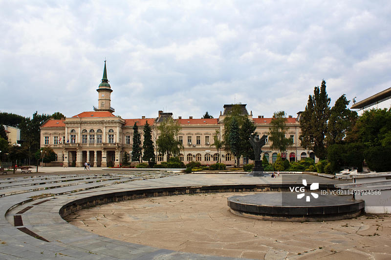 塞尔维亚贝切伊市中心广场图片素材