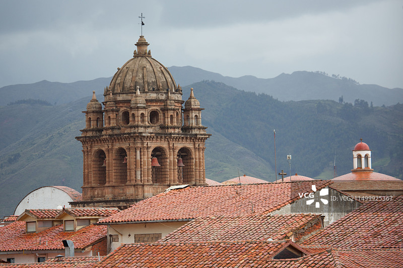 库斯科武器广场的屋顶和大教堂，古印加帝国位于安第斯山脉的高处图片素材