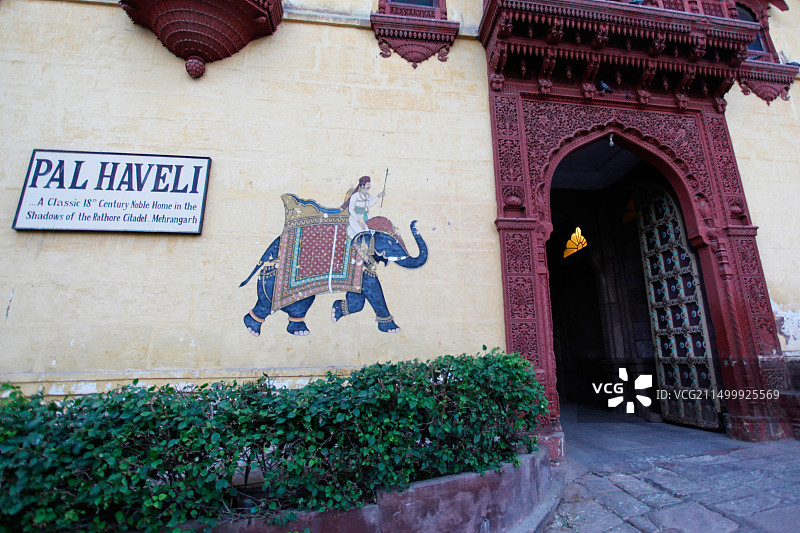 印度拉贾斯坦邦焦特布尔的“Pal Haveli”餐厅入口图片素材
