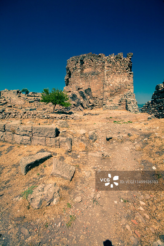 土耳其贝加马，图拉真圣殿的大理石柱遗迹图片素材