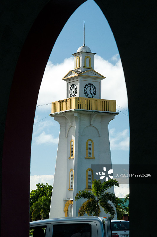 萨摩亚阿皮亚市中心陈莫大厦钟楼图片素材