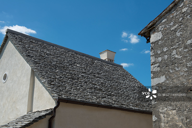 什捷尔扬的典型喀斯特房屋，石屋顶图片素材
