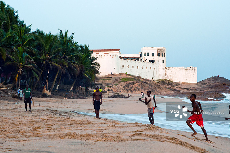 加纳海岸角城堡西侧海滩图片素材