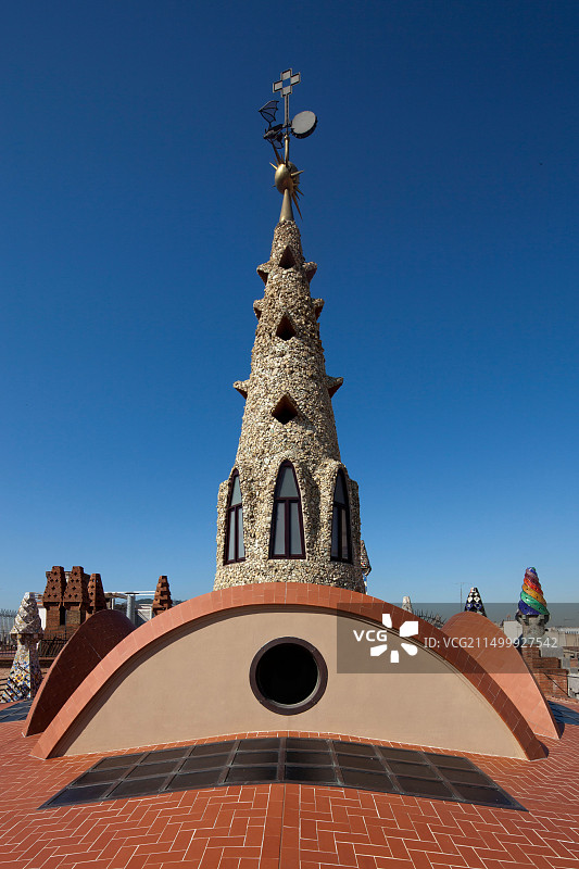 巴塞罗那古埃尔宫屋顶露台图片素材