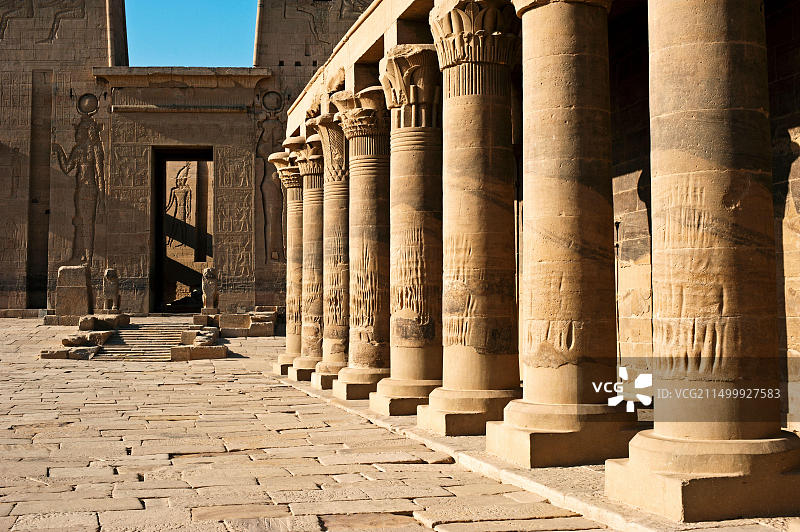公元前4世纪建造的伊西斯神庙，菲莱岛，阿斯旺，埃及图片素材