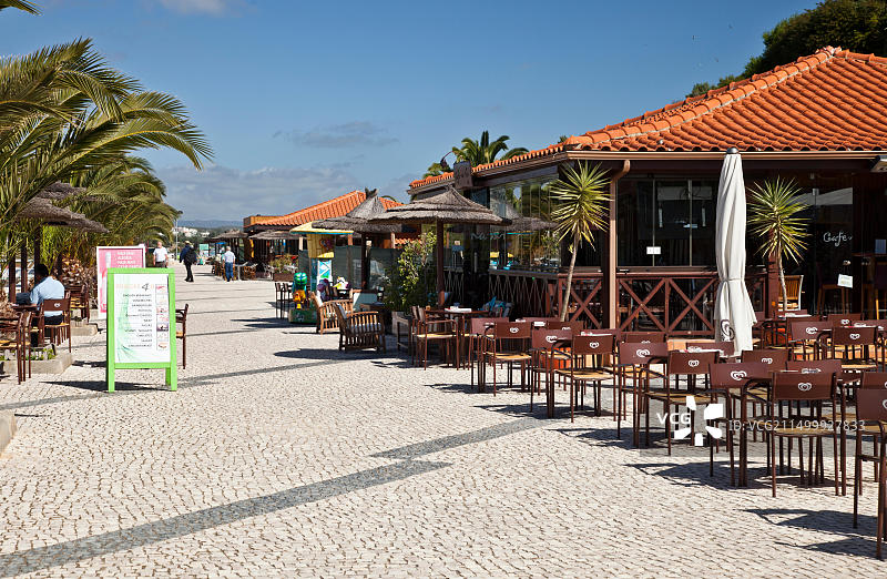 阿尔沃尔港口沿岸的海滨长廊图片素材