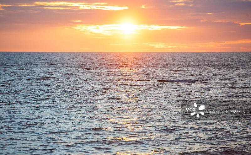 阿伯里斯特威斯卡迪根湾的日落图片素材