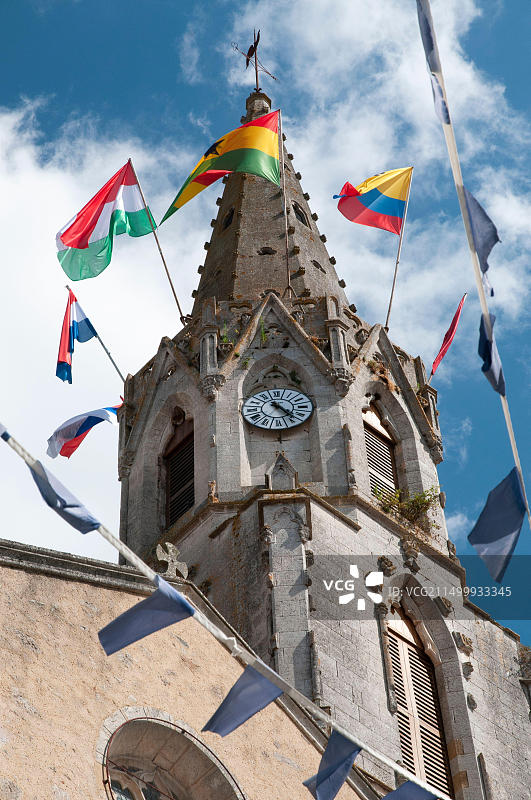 法国新阿基坦大区沙朗德孔福朗圣马克西姆教堂的尖塔图片素材