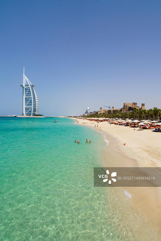 阿拉伯联合酋长国迪拜朱美拉海滩阿拉伯塔图片素材