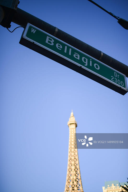 拉斯维加斯贝拉焦交通标志和埃菲尔铁塔图片素材