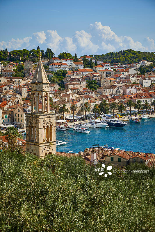 克罗地亚赫瓦尔岛港口城镇风光图片素材