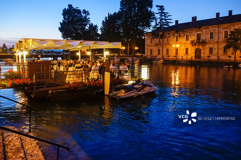 加尔达湖滨佩斯基耶拉，威尼托，意大利，欧洲图片素材