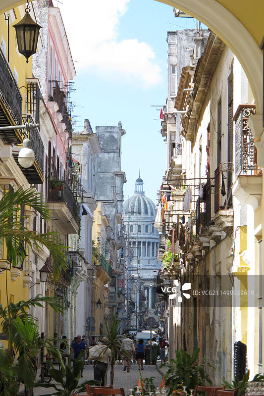 哈瓦那街景与国会大厦图片素材
