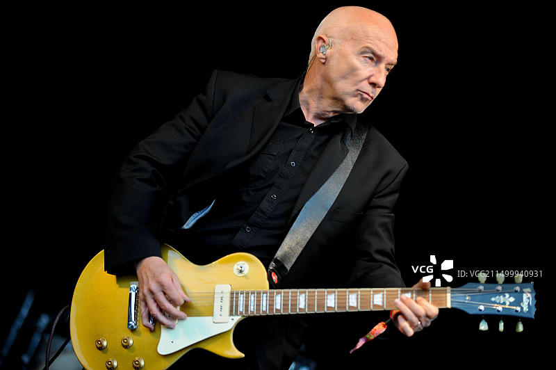 米奇·尤尔在利兹摇滚80年代演出图片素材