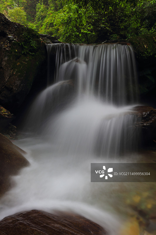 贵州铜仁江口亚木沟瀑布图片素材