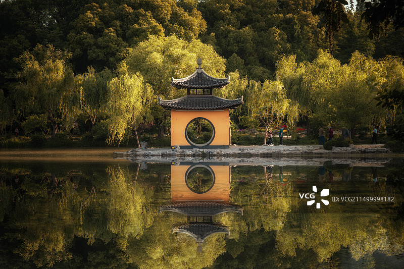 江苏扬州瘦西湖钓鱼台图片素材