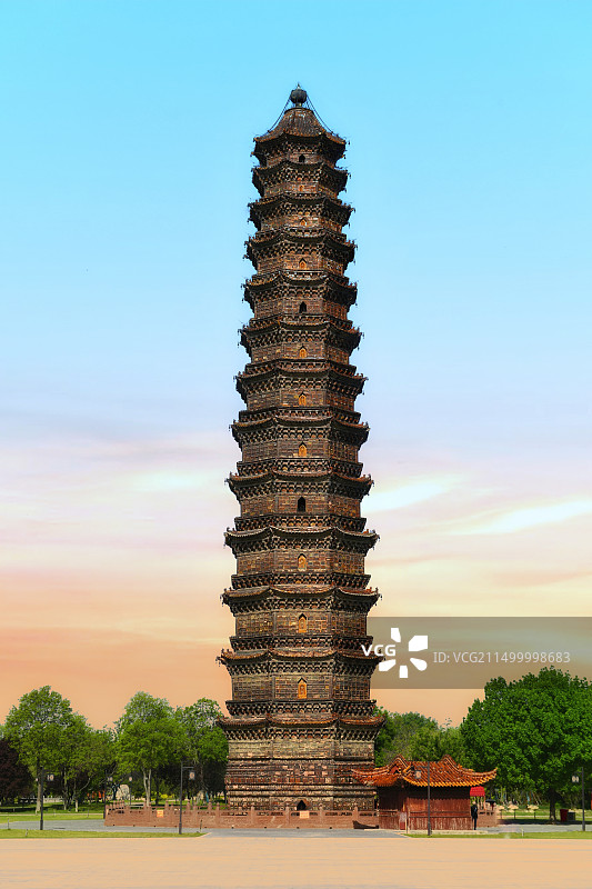 中国古塔揽胜/河南篇：开封【佑国寺铁塔】图片素材