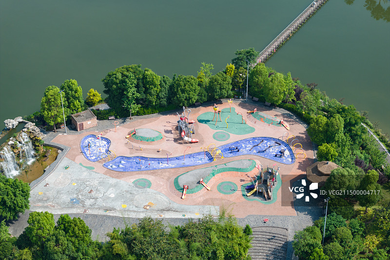 晴天航拍重庆枫香湖儿童公园图片素材