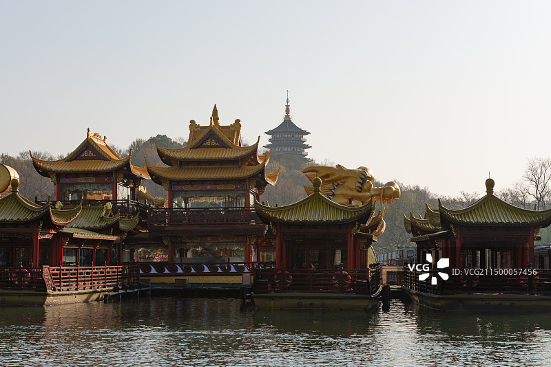 杭州西湖雷峰塔船宫殿码头风光图片素材