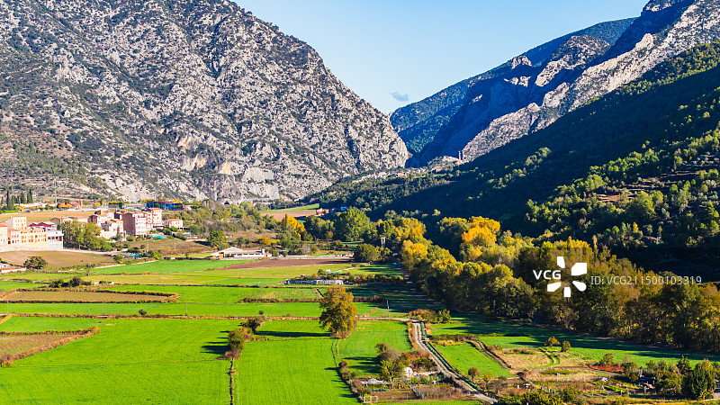 西班牙比利牛斯山图片素材