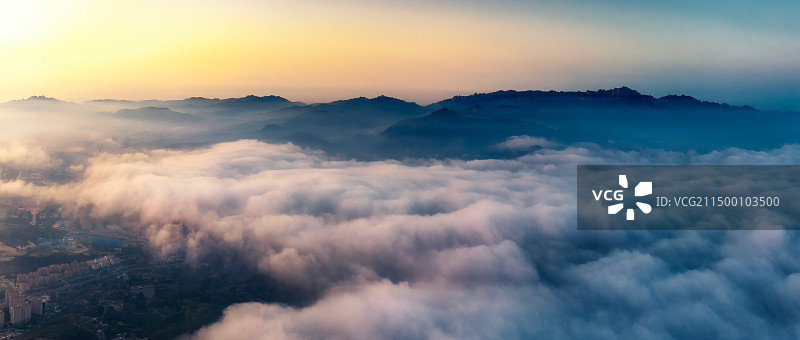 青岛午山平流雾图片素材