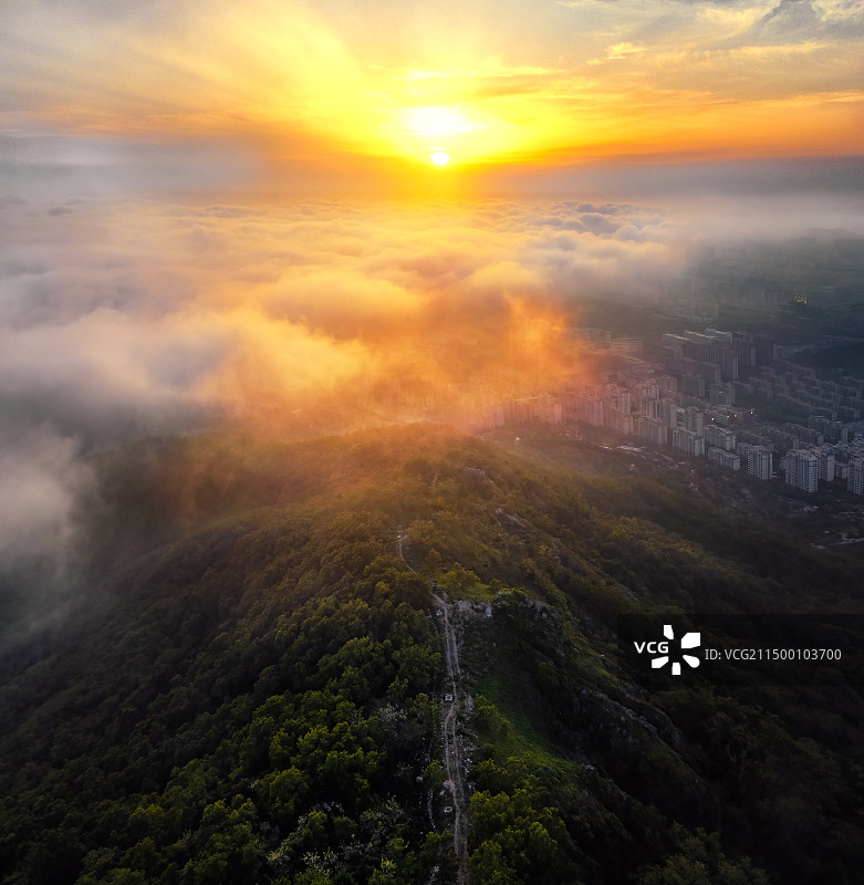 青岛午山平流雾图片素材