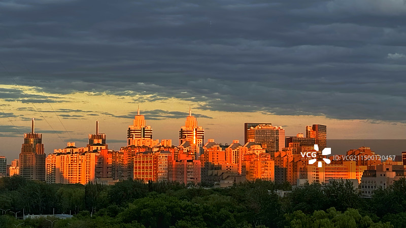 窗外即景·落日余晖图片素材