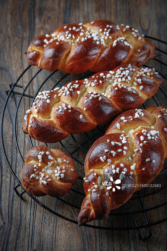 辫子面包的高角度视图图片素材