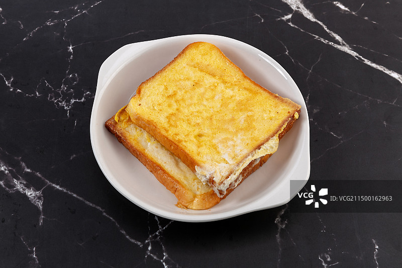 鸡蛋面包片图片素材