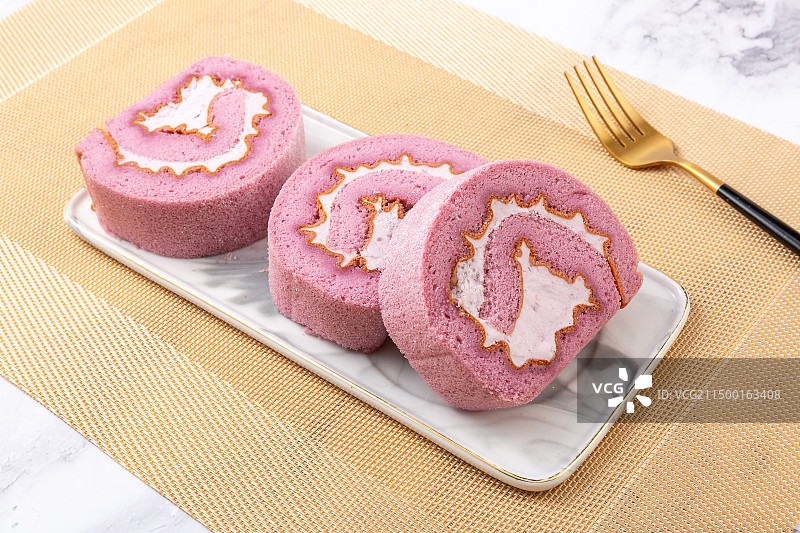 芋泥蛋糕卷图片素材