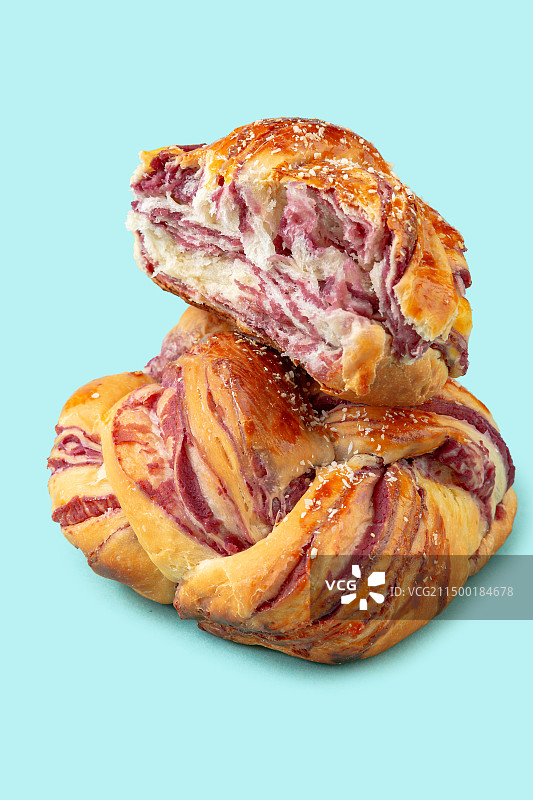 紫薯扭扭辫子面包图片素材