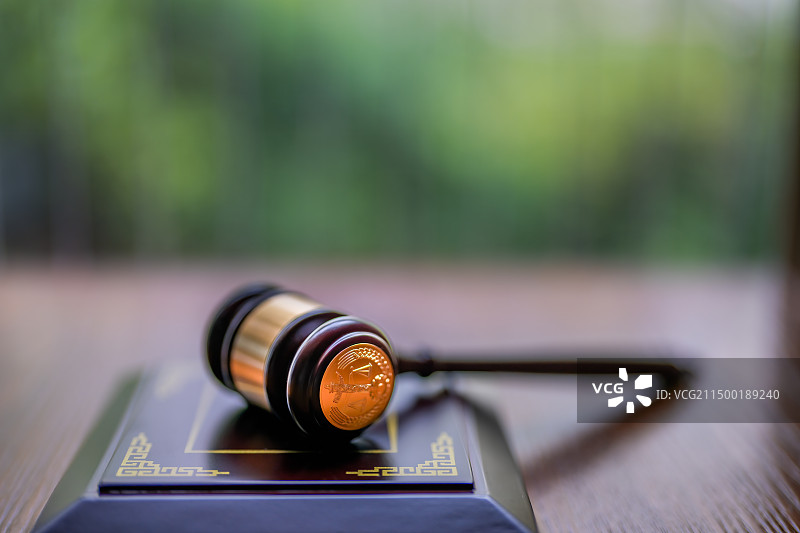 法锤与虚化的背景图片素材