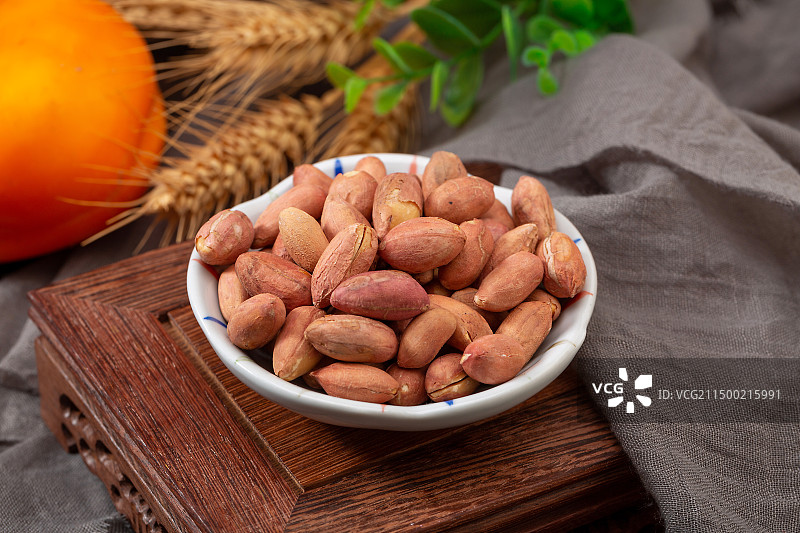 天津狗不理老味果仁：十三香花生 狗屁花生 五香花生米图片素材