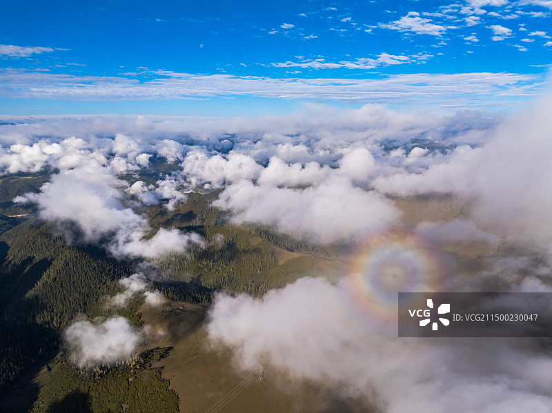 草原上的佛光图片素材