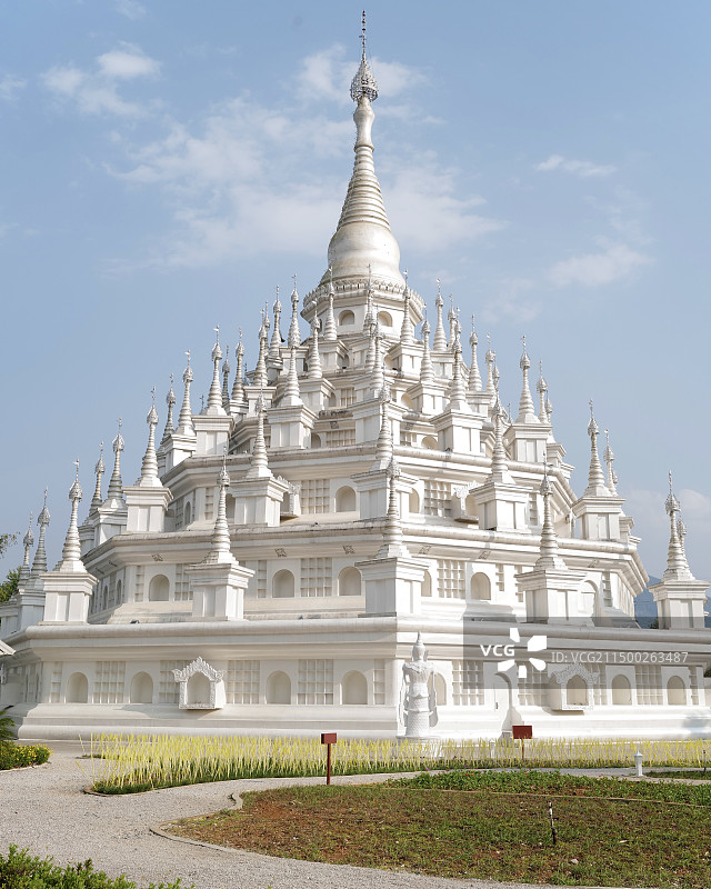 云南德宏芒市勐焕银塔图片素材