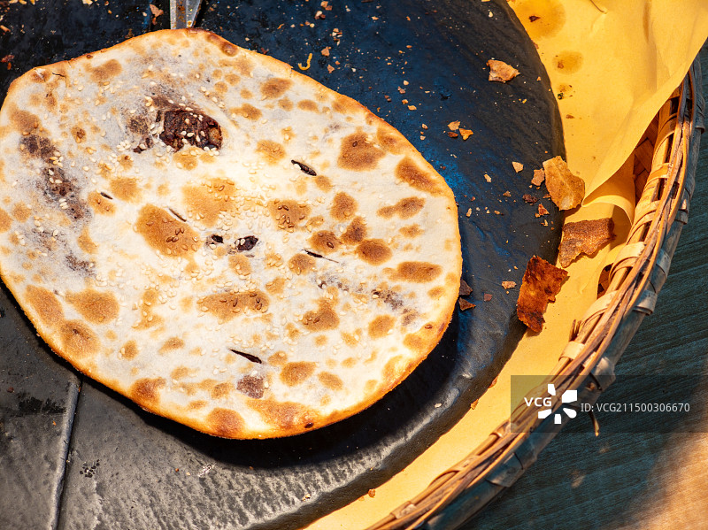 餐盘里的锅盔特写图片素材