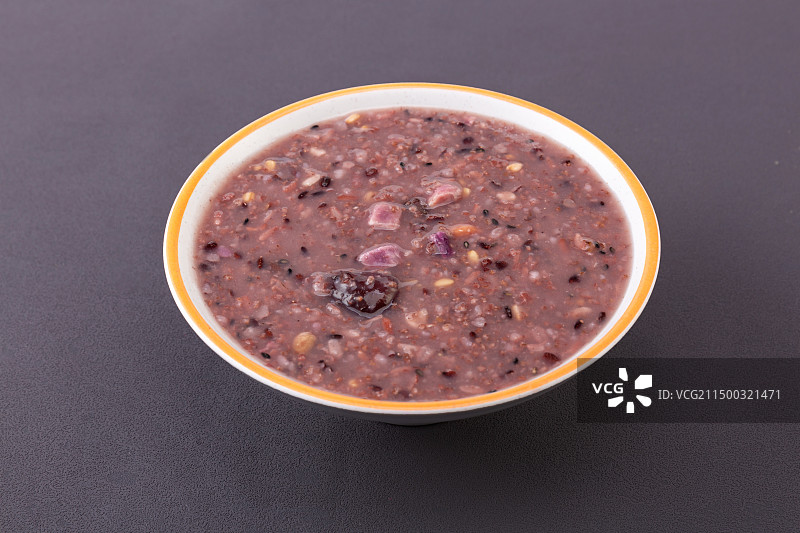 有机黑米桑葚粥 五谷杂粮粥图片素材