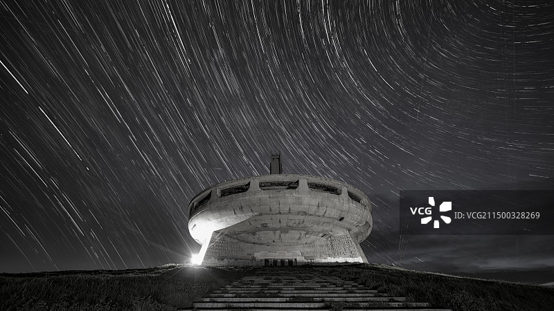 保加利亚飞碟与星轨图片素材