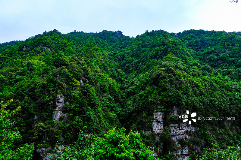 中国贵州黔南州三都县阳和乡归兰山风光，经典徒步路线，归兰山背子岩风光，归兰山瀑布，归兰山将军岩图片素材