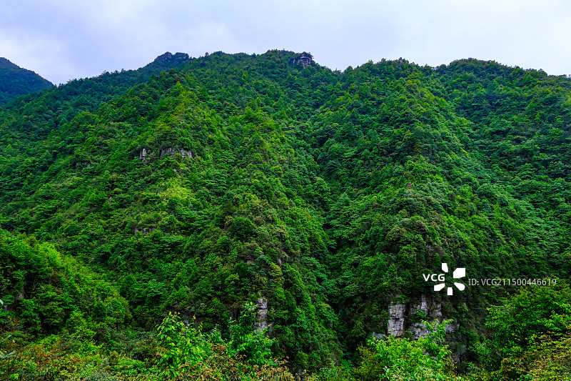 中国贵州黔南州三都县阳和乡归兰山风光，经典徒步路线，归兰山背子岩风光，归兰山瀑布，归兰山将军岩图片素材