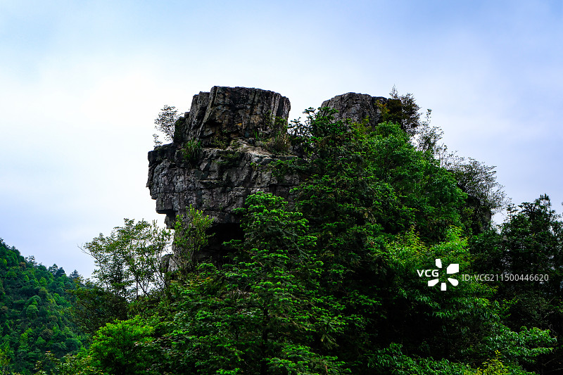 中国贵州黔南州三都县阳和乡归兰山风光，经典徒步路线，归兰山背子岩风光，归兰山瀑布，归兰山将军岩图片素材